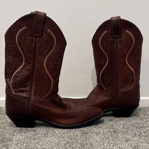 Preloved Justin leather boots L4937 Sz 9B